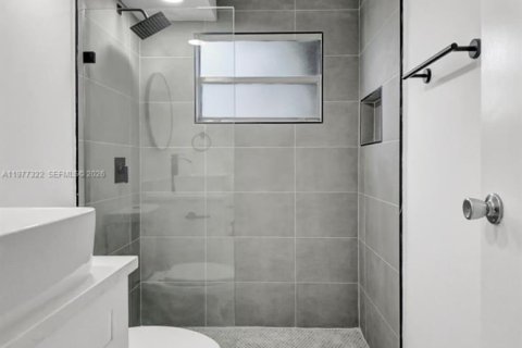 Condo in Delray Beach, Florida, 2 bedrooms  № 2041675 - photo 19