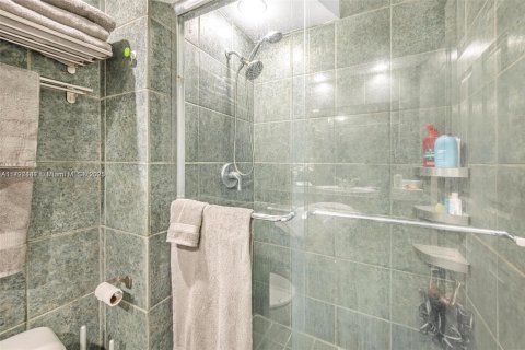 Condo in Aventura, Florida, 3 bedrooms  № 1859790 - photo 17