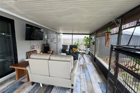House in Tampa, Florida 3 bedrooms, 110.18 sq.m. № 1901845 - photo 25