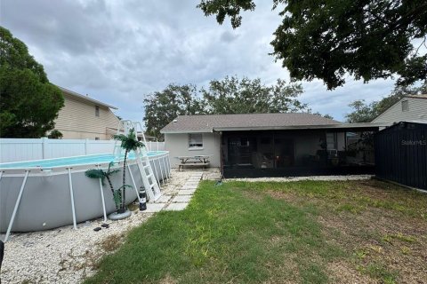 House in Tampa, Florida 3 bedrooms, 110.18 sq.m. № 1901845 - photo 30