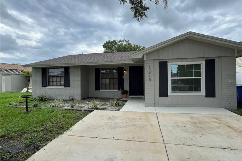 House in Tampa, Florida 3 bedrooms, 110.18 sq.m. № 1901845 - photo 1