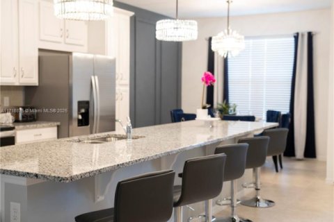 Adosado en venta en Kissimmee, Florida, 3 dormitorios № 1967798 - foto 4