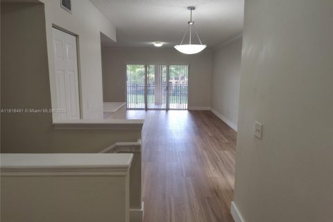 Condo in Miramar, Florida, 3 bedrooms  № 1788457 - photo 10