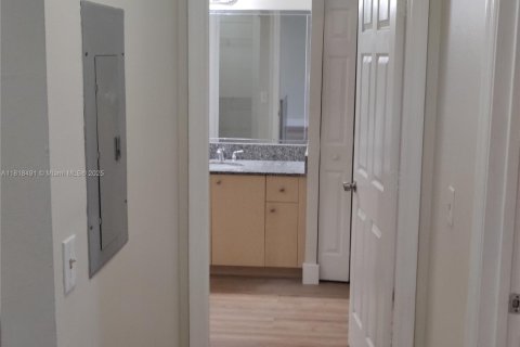 Condo in Miramar, Florida, 3 bedrooms  № 1788457 - photo 14