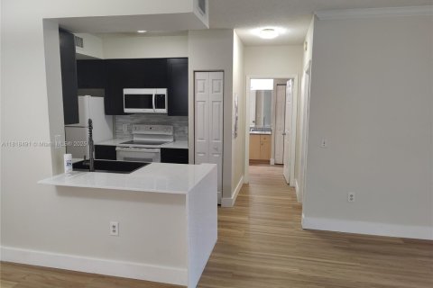 Condo in Miramar, Florida, 3 bedrooms  № 1788457 - photo 11