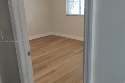 Condo in Miramar, Florida, 3 bedrooms  № 1788457 - photo 15