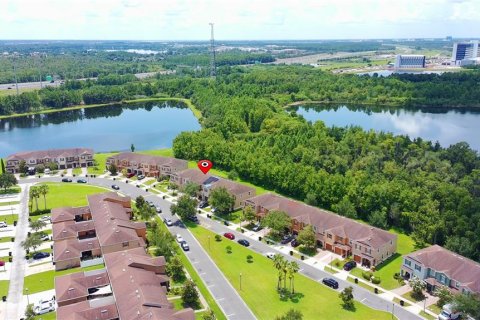 Touwnhouse à vendre à Orlando, Floride: 3 chambres, 154.31 m2 № 2303357 - photo 3