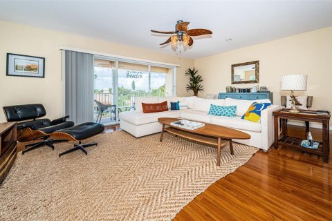 Condominio en venta en Indian Rocks Beach, Florida, 2 dormitorios, 131.46 m2 № 1670784 - foto 17