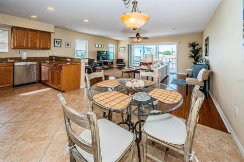 Condominio en venta en Indian Rocks Beach, Florida, 2 dormitorios, 131.46 m2 № 1670784 - foto 25