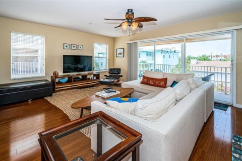Condominio en venta en Indian Rocks Beach, Florida, 2 dormitorios, 131.46 m2 № 1670784 - foto 12
