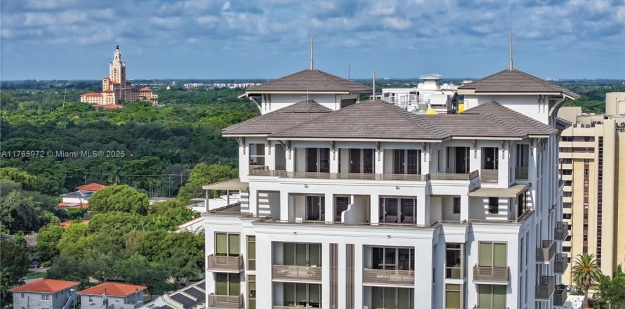 Condo in Coral Gables, Florida, 4 bedrooms  № 1693436