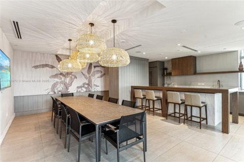 Condo in Coral Gables, Florida, 4 bedrooms  № 1693436 - photo 17