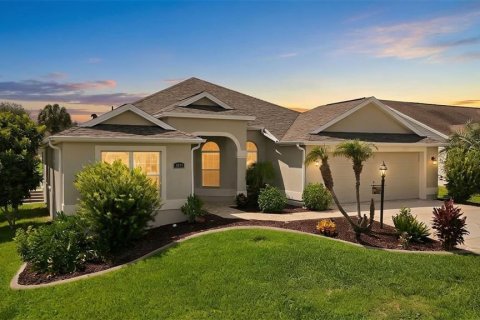Villa ou maison à The Villages, Floride 3 chambres, 179.02 m2 № 2349616