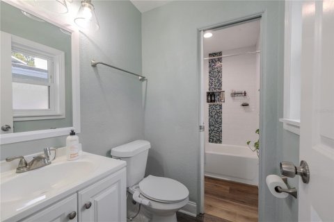House in Seminole, Florida 3 bedrooms, 137.77 sq.m. № 2199437 - photo 22