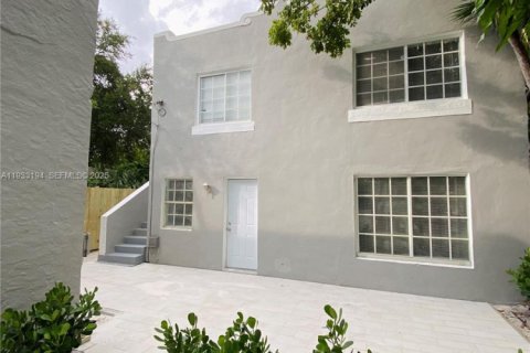 Apartamento en alquiler en Miami, Florida, 1 dormitorio № 1992990 - foto 1