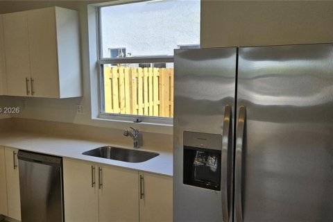 Townhouse in Florida City, Florida 3 bedrooms, 127.83 sq.m. № 2068197 - photo 25