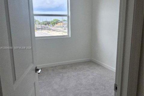 Townhouse in Florida City, Florida 3 bedrooms, 127.83 sq.m. № 2068197 - photo 10