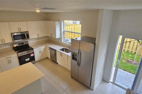 Townhouse in Florida City, Florida 3 bedrooms, 127.83 sq.m. № 2068197 - photo 18