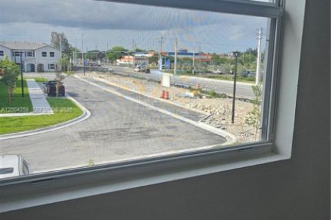 Townhouse in Florida City, Florida 3 bedrooms, 127.83 sq.m. № 2068197 - photo 24