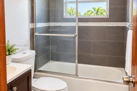 Villa ou maison à louer à Miami, Floride: 2 chambres, 92.9 m2 № 2400558 - photo 7