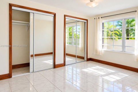 Villa ou maison à louer à Miami, Floride: 2 chambres, 92.9 m2 № 2400558 - photo 9