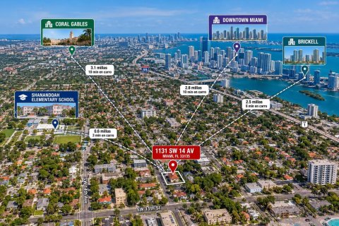 Villa ou maison à Miami, Floride 2 chambres, 92.9 m2 № 2400558
