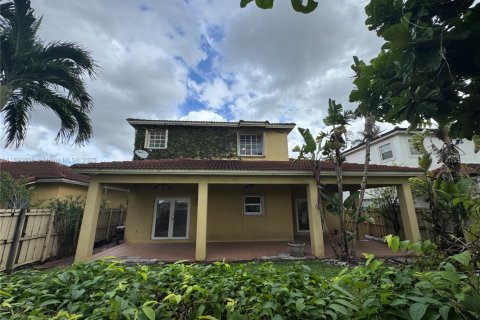 House in Miami, Florida 3 bedrooms, 222.5 sq.m. № 1943427 - photo 10