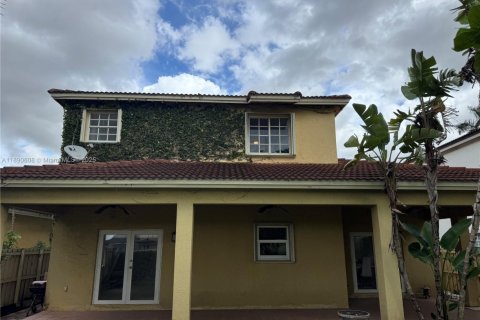 House in Miami, Florida 3 bedrooms, 222.5 sq.m. № 1943427 - photo 11