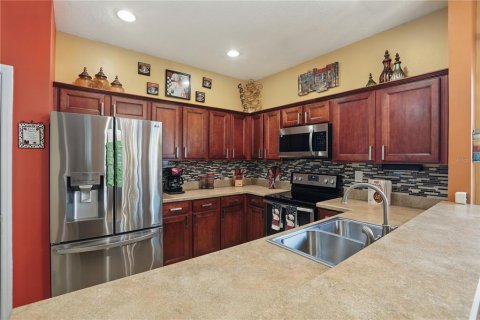 Townhouse in Saint Cloud, Florida 3 bedrooms, 172.33 sq.m. № 1719784 - photo 11