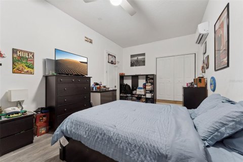 Casa en venta en Orlando, Florida, 4 dormitorios, 277.59 m2 № 2115247 - foto 19