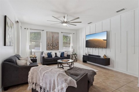 Casa en venta en Orlando, Florida, 4 dormitorios, 277.59 m2 № 2115247 - foto 11