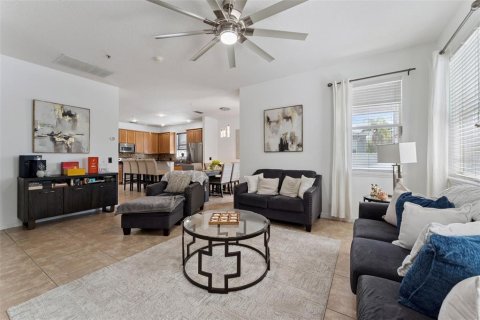 Casa en venta en Orlando, Florida, 4 dormitorios, 277.59 m2 № 2115247 - foto 12