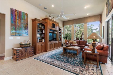 House in Palm Coast, Florida 4 bedrooms, 281.49 sq.m. № 1834621 - photo 10