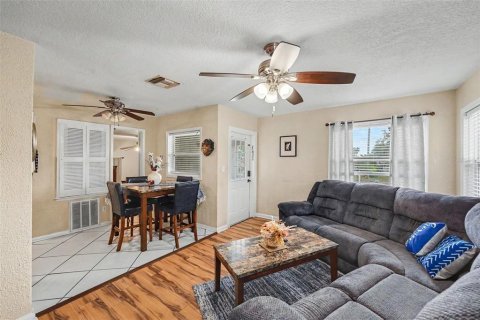 Villa ou maison à vendre à Clearwater, Floride: 3 chambres, 86.96 m2 № 2125120 - photo 7