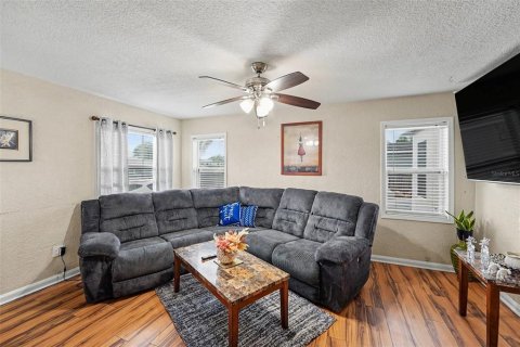 Villa ou maison à vendre à Clearwater, Floride: 3 chambres, 86.96 m2 № 2125120 - photo 6