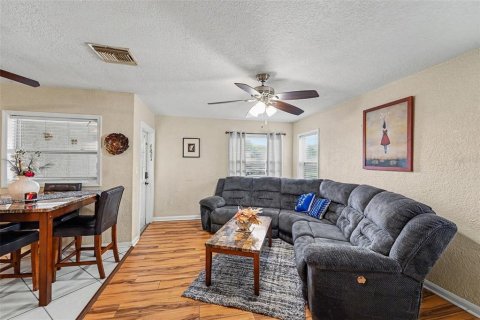 Villa ou maison à vendre à Clearwater, Floride: 3 chambres, 86.96 m2 № 2125120 - photo 4