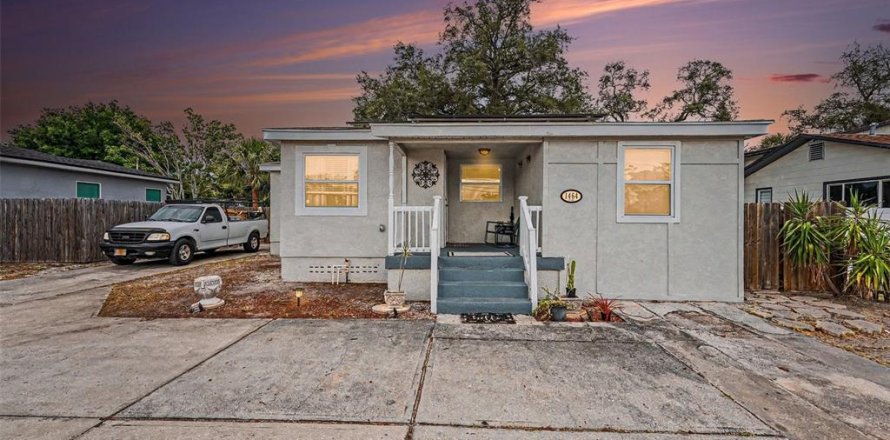 Villa ou maison à Clearwater, Floride 3 chambres, 86.96 m2 № 2125120