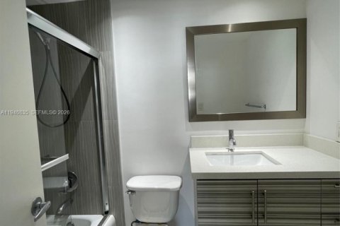Condo in Hollywood, Florida, 1 bedroom  № 2003606 - photo 9
