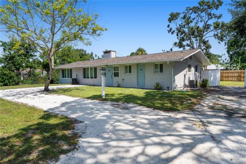 Commercial property in Sarasota, Florida 150.59 sq.m. № 1853379 - photo 1