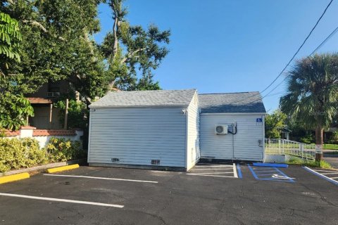 Commercial property in Saint Petersburg, Florida 76.64 sq.m. № 1901371 - photo 4