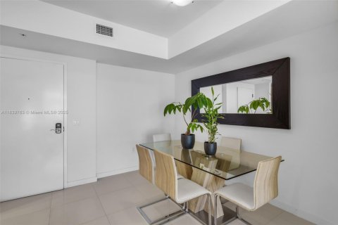 Appartement à louer à Doral, Floride: 2 chambres, 104.98 m2 № 1830626 - photo 4