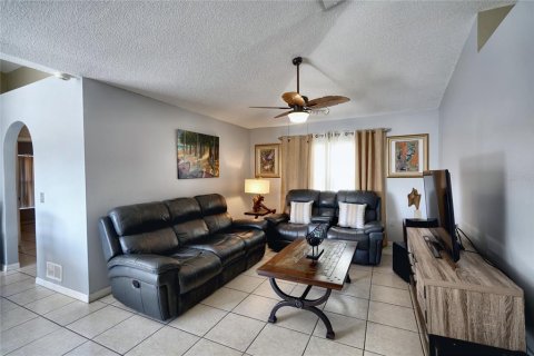 Villa ou maison à vendre à Poinciana, Floride: 3 chambres, 142.6 m2 № 2226072 - photo 10