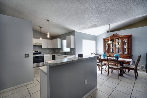 Villa ou maison à vendre à Poinciana, Floride: 3 chambres, 142.6 m2 № 2226072 - photo 7