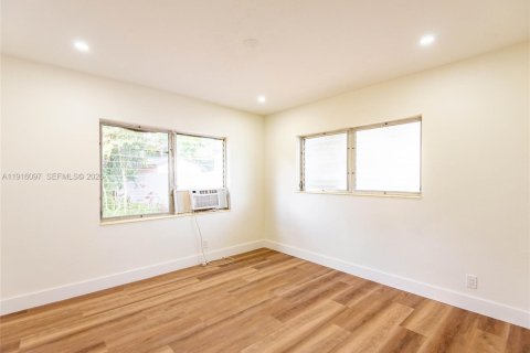 Casa en venta en Fort Lauderdale, Florida, 3 dormitorios, 176.79 m2 № 1987938 - foto 16