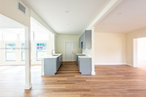 Casa en venta en Fort Lauderdale, Florida, 3 dormitorios, 176.79 m2 № 1987938 - foto 9