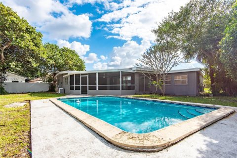 Casa en venta en Fort Lauderdale, Florida, 3 dormitorios, 176.79 m2 № 1987938 - foto 4