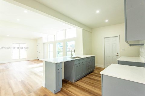 Casa en venta en Fort Lauderdale, Florida, 3 dormitorios, 176.79 m2 № 1987938 - foto 26