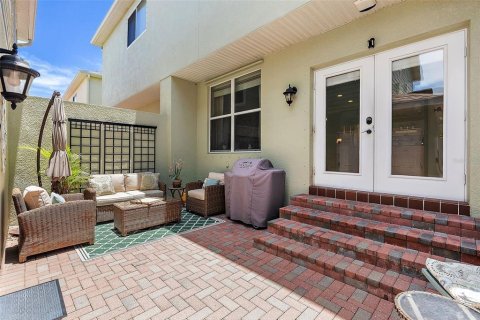 Townhouse in Saint Petersburg, Florida 4 bedrooms, 213.68 sq.m. № 1819177 - photo 27