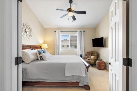 Townhouse in Saint Petersburg, Florida 4 bedrooms, 213.68 sq.m. № 1819177 - photo 16