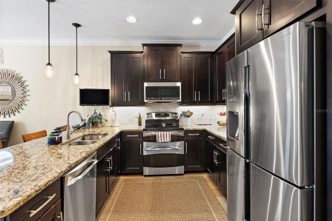 Townhouse in Saint Petersburg, Florida 4 bedrooms, 213.68 sq.m. № 1819177 - photo 7